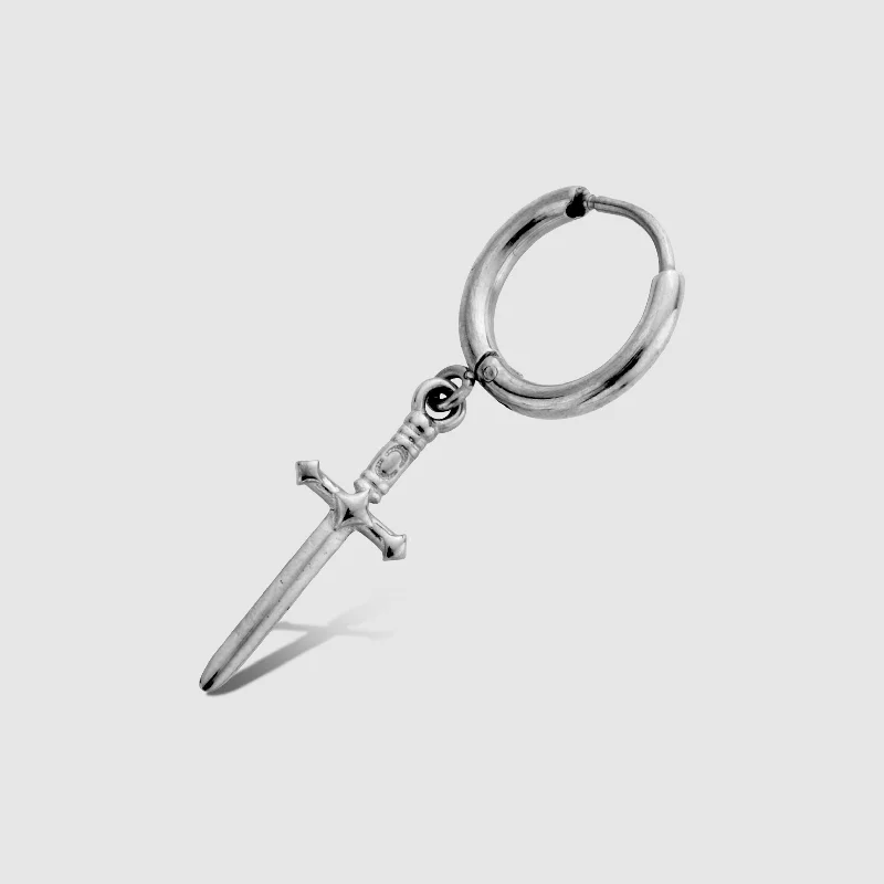 Rings with crescent moon for lunar charm -Dagger Earring (Silver)