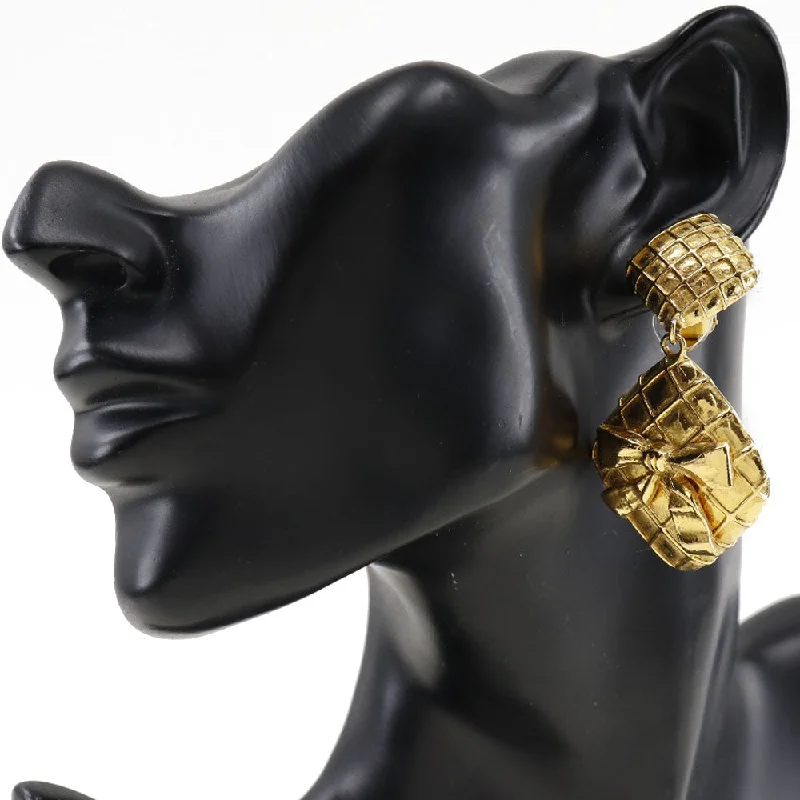 Rings with matte gold for subtle luxury -Chanel CHANEL Quilting Earring G  French Gold  43.9g Quilting  A-Rank Earring