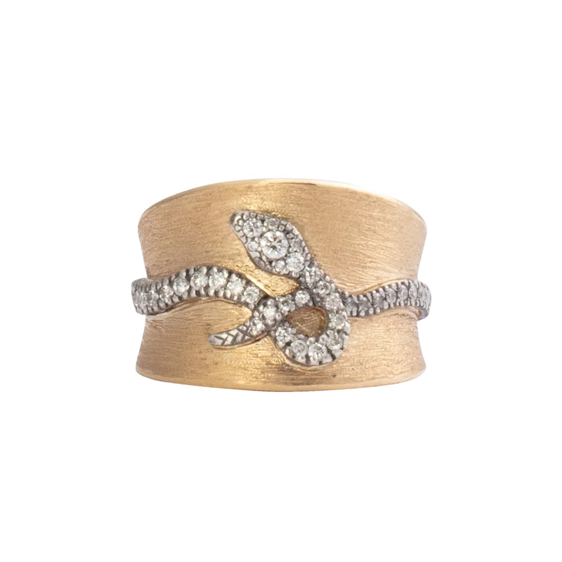 Necklaces and pendants with ocean-inspired designs for a refreshing, beachy feel-Snake Cigar Band