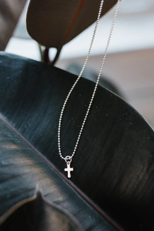 Elegant necklaces and pendants with diamond accents for added sparkle-Circle Chain Cross Necklace