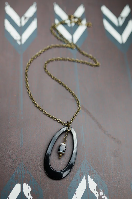 Unique necklaces and pendants with vintage-inspired designs for timeless appeal-Cowhorn Agate Necklace